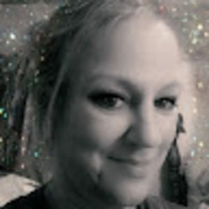 Meet your Posher, Laurie